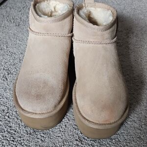 Ugg Platform Mini  Boots